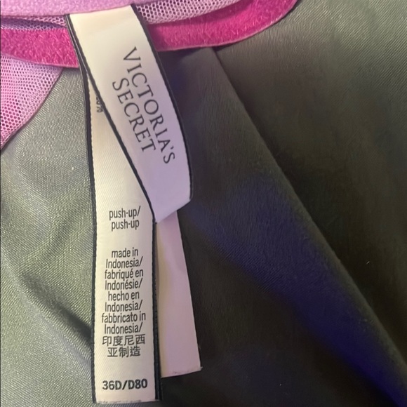 Victoria's Secret Black Lace Bra with Adjustable Straps - Picture 4 of 10